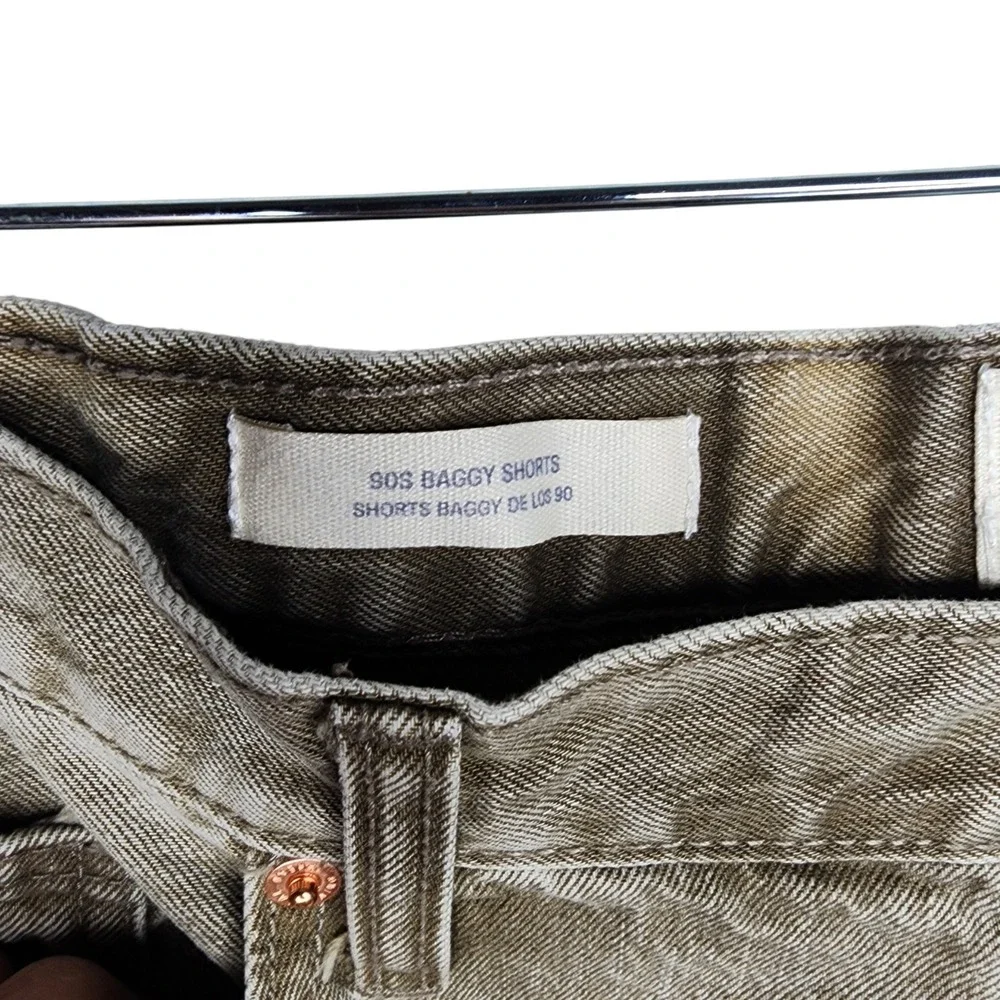 Universal Thread 90s Baggy Shorts Olive Khaki Denim High Rise Raw Hem Size 10